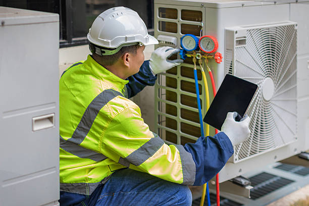 Professional Hvac technician working in Woodhaven, NY
